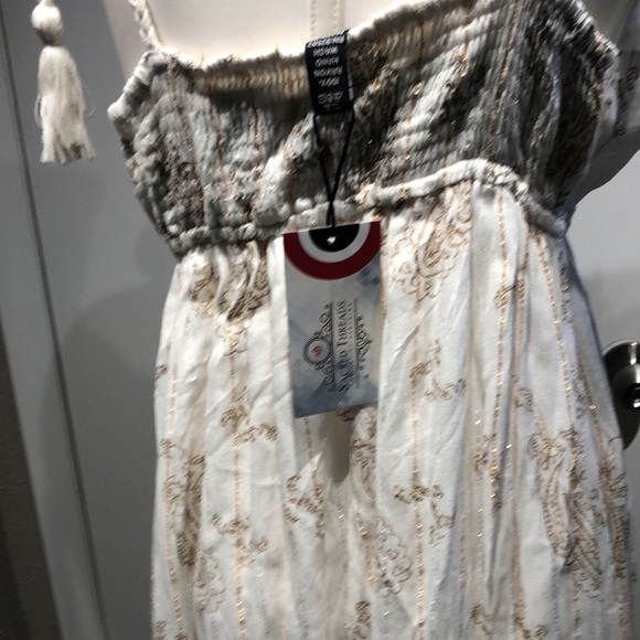 Elegant Cream Maxi Dress - Picture 7 of 16